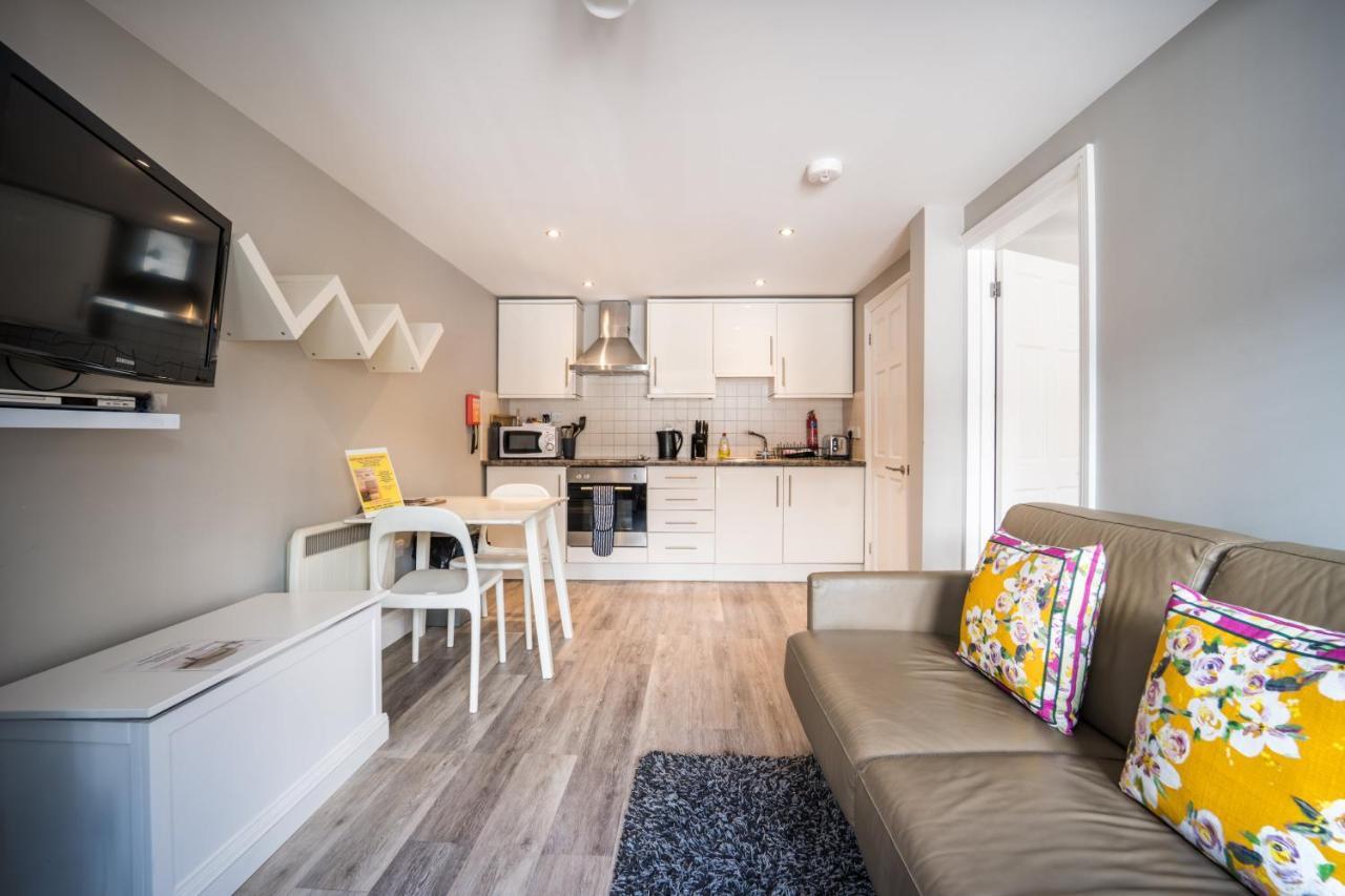 Trinity Mews Apartment ทอร์คิ ภายนอก รูปภาพ